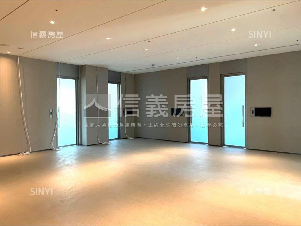 中悦寰宇一號頂辦公園邊間房屋室內格局與周邊環境