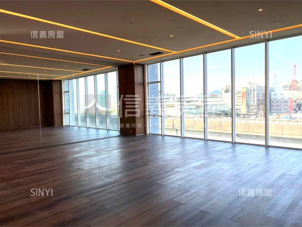 中悦寰宇一號頂辦公園邊間房屋室內格局與周邊環境