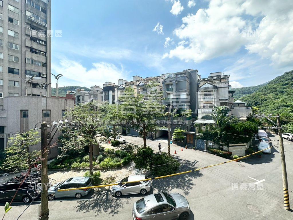 雲和月景觀電梯兩房車房屋室內格局與周邊環境