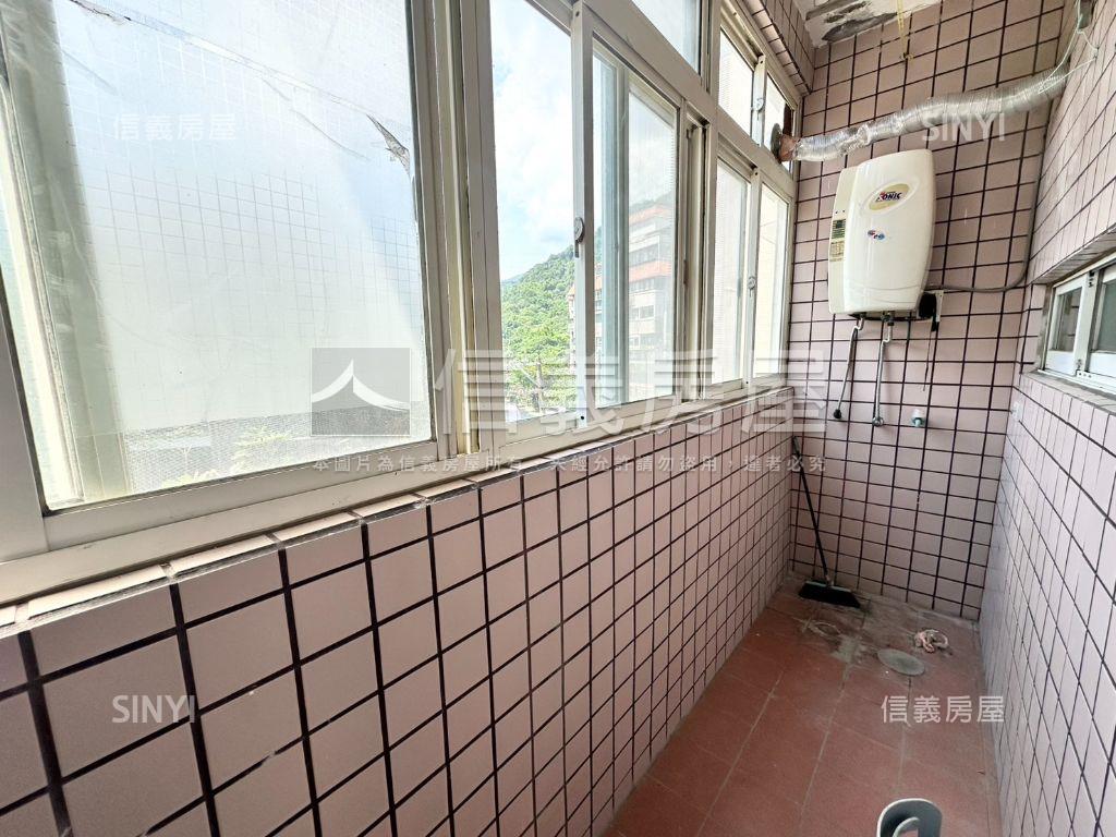雲和月景觀電梯兩房車房屋室內格局與周邊環境