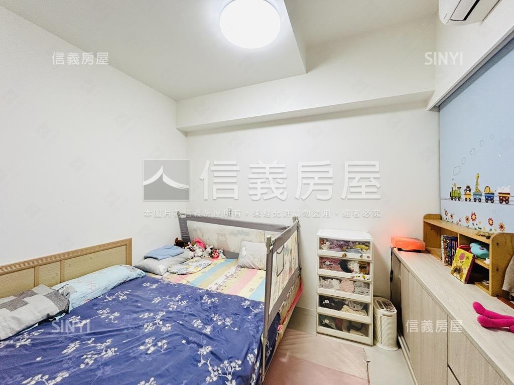 河景首排左岸京站兩房車位房屋室內格局與周邊環境