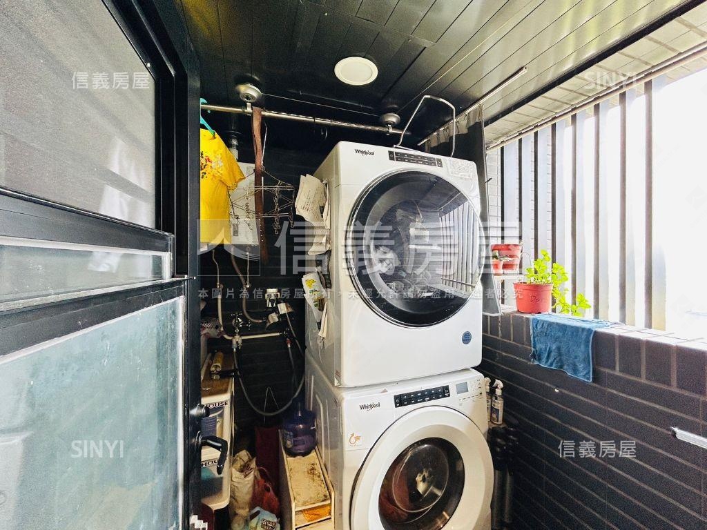 河景首排左岸京站兩房車位房屋室內格局與周邊環境