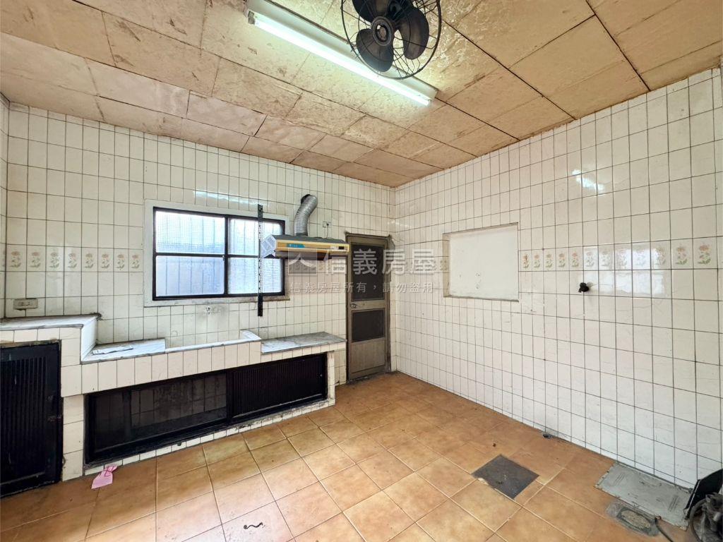 大里邊間騎樓式透天房屋室內格局與周邊環境