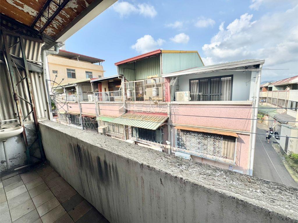 大里邊間騎樓式透天房屋室內格局與周邊環境