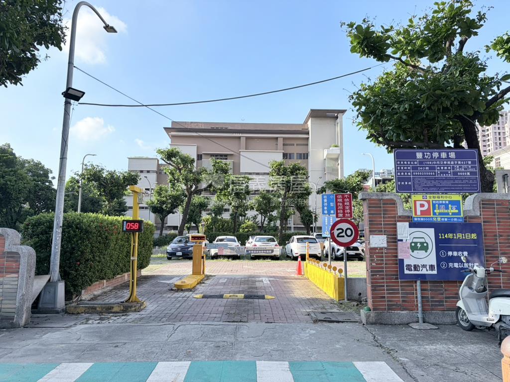 玉京名廈近捷運１＋２房房屋室內格局與周邊環境
