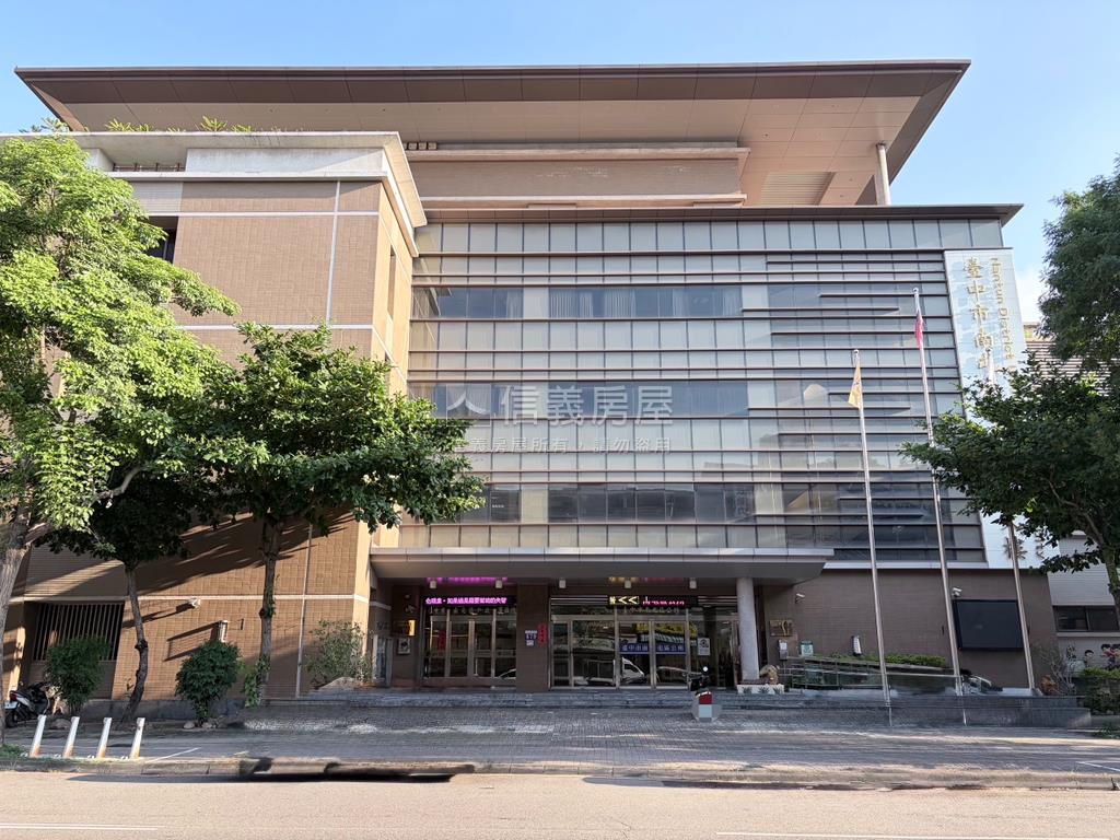 玉京名廈近捷運１＋２房房屋室內格局與周邊環境