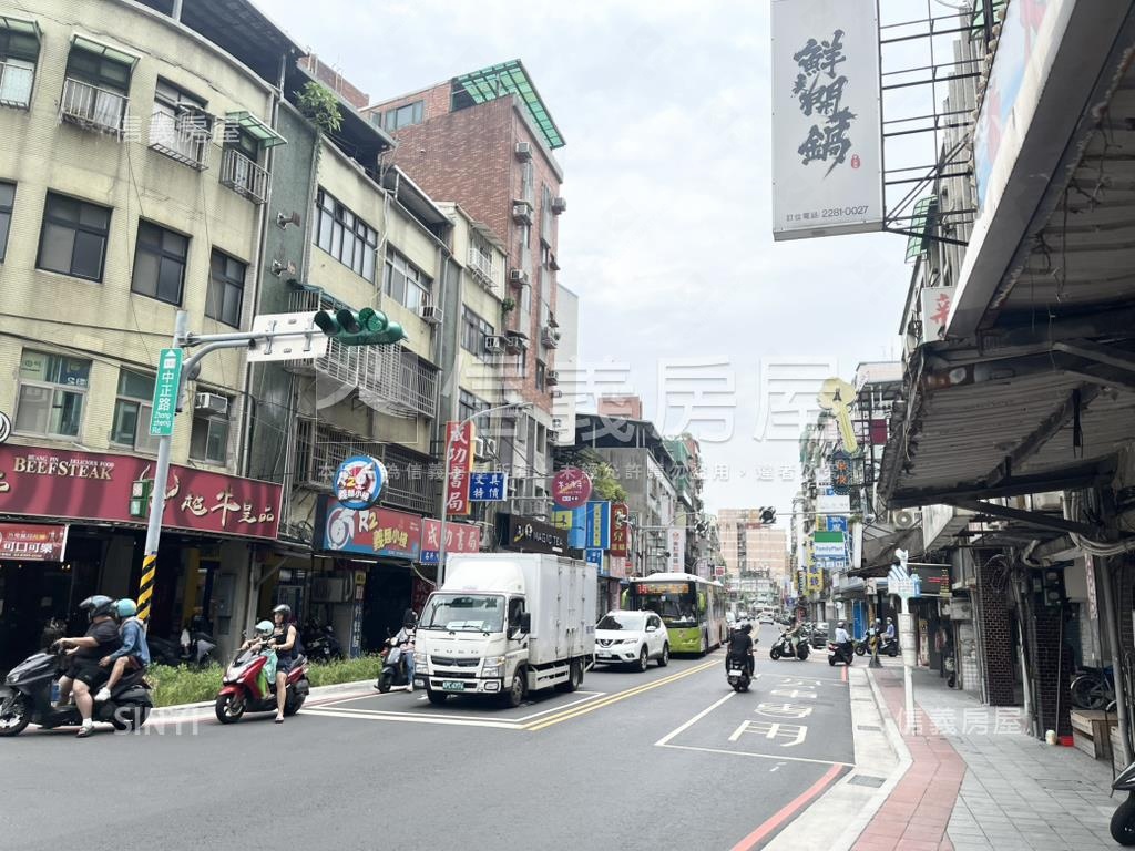 專任中正路土地４１０地號房屋室內格局與周邊環境