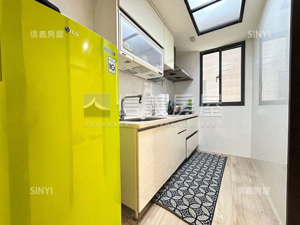 世紀風華裝潢典雅三房平車房屋室內格局與周邊環境