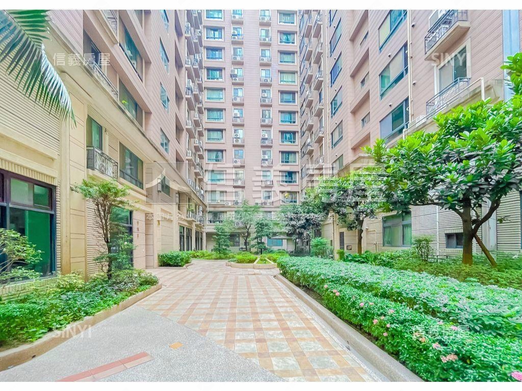 世紀風華裝潢典雅三房平車房屋室內格局與周邊環境