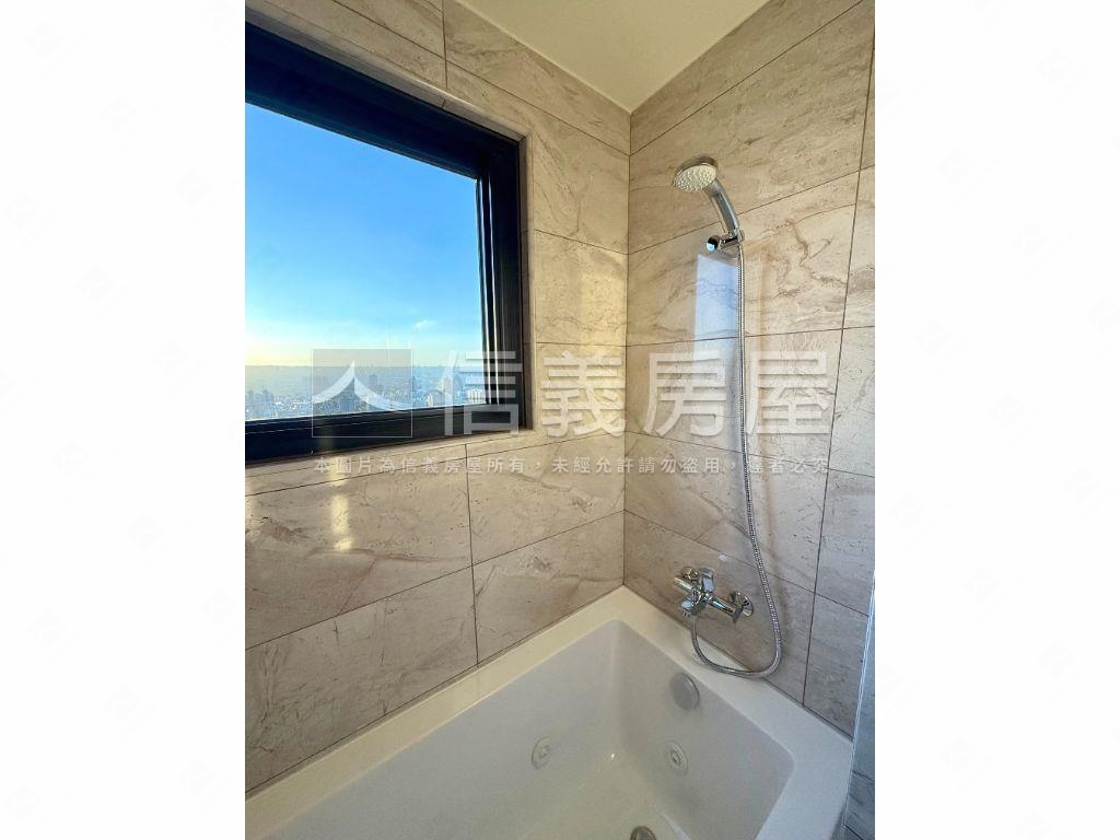 七期朝南非凡視野平車房屋室內格局與周邊環境