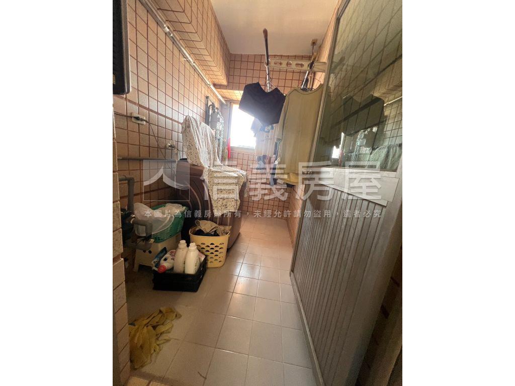 漢神巨蛋四房車位房屋室內格局與周邊環境