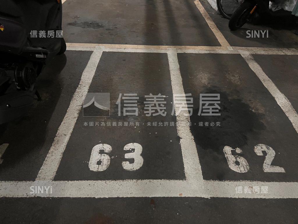 漢神巨蛋四房車位房屋室內格局與周邊環境
