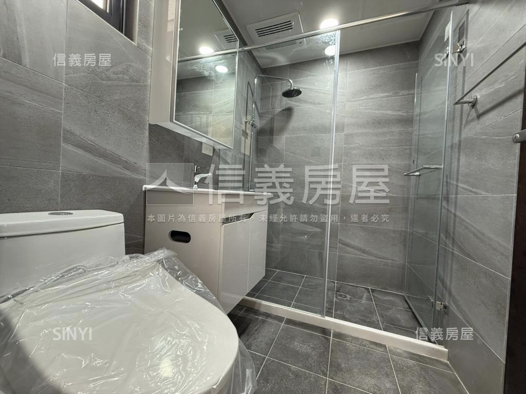 市政御璽全新高樓層美三房房屋室內格局與周邊環境