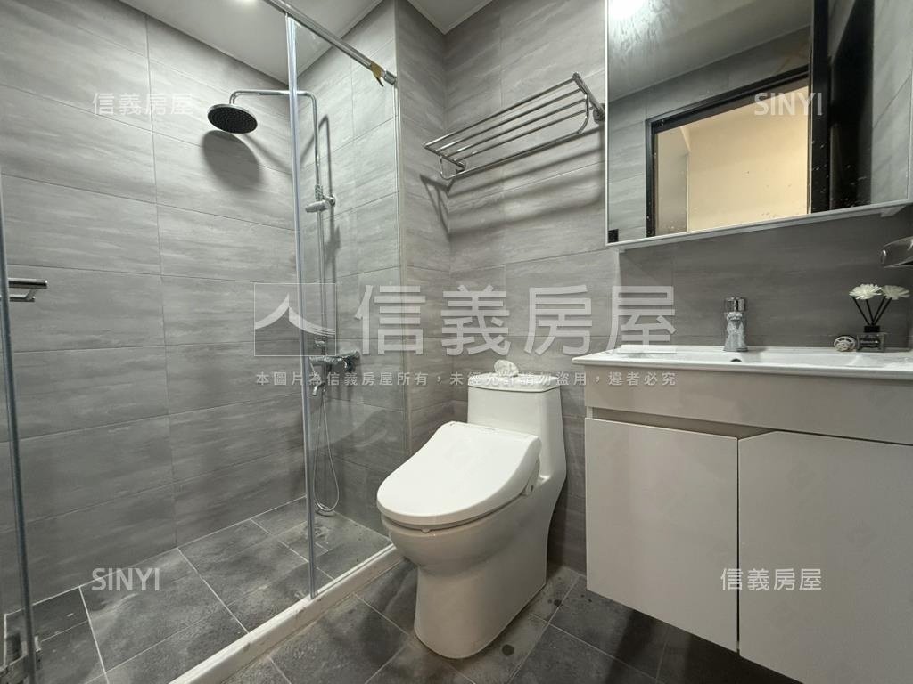 市政御璽全新高樓層美三房房屋室內格局與周邊環境