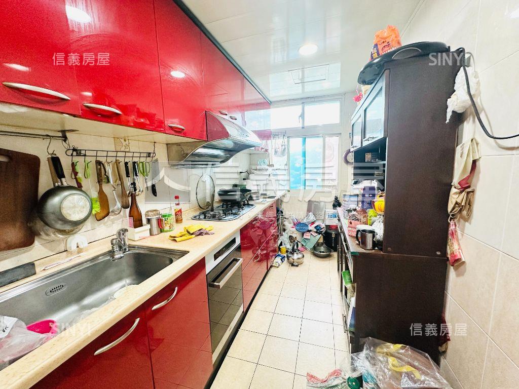 康泰典藏美三房房屋室內格局與周邊環境