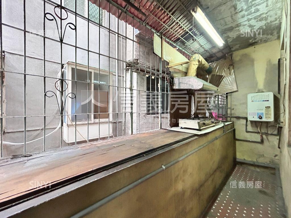 幸福路低總價公寓三樓房屋室內格局與周邊環境