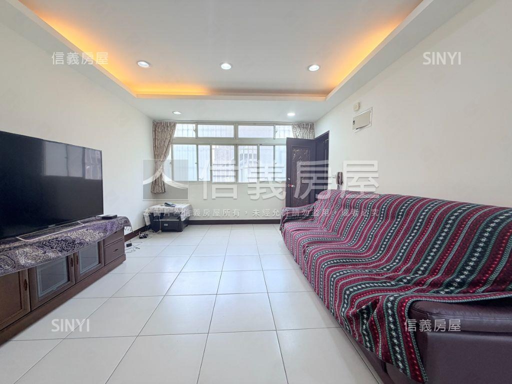 專任低總獨棟三房美寓房屋室內格局與周邊環境