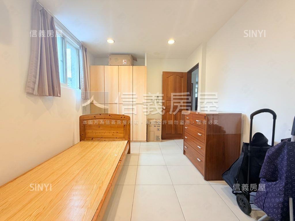 專任低總獨棟三房美寓房屋室內格局與周邊環境