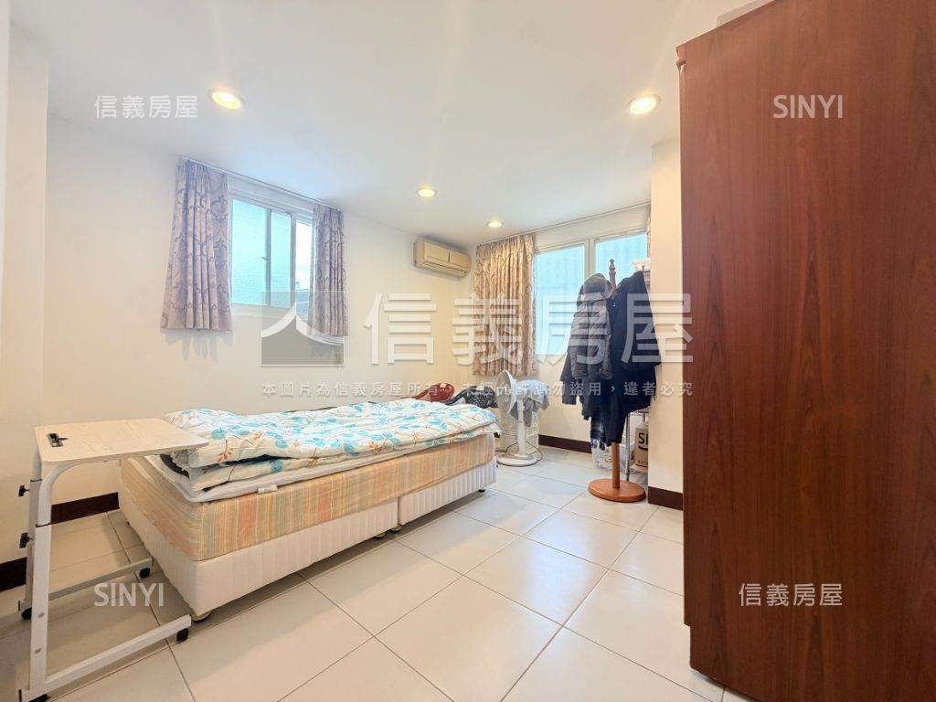 專任低總獨棟三房美寓房屋室內格局與周邊環境