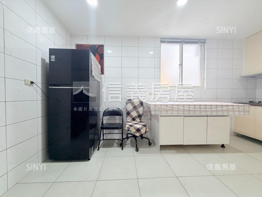 專任低總獨棟三房美寓房屋室內格局與周邊環境