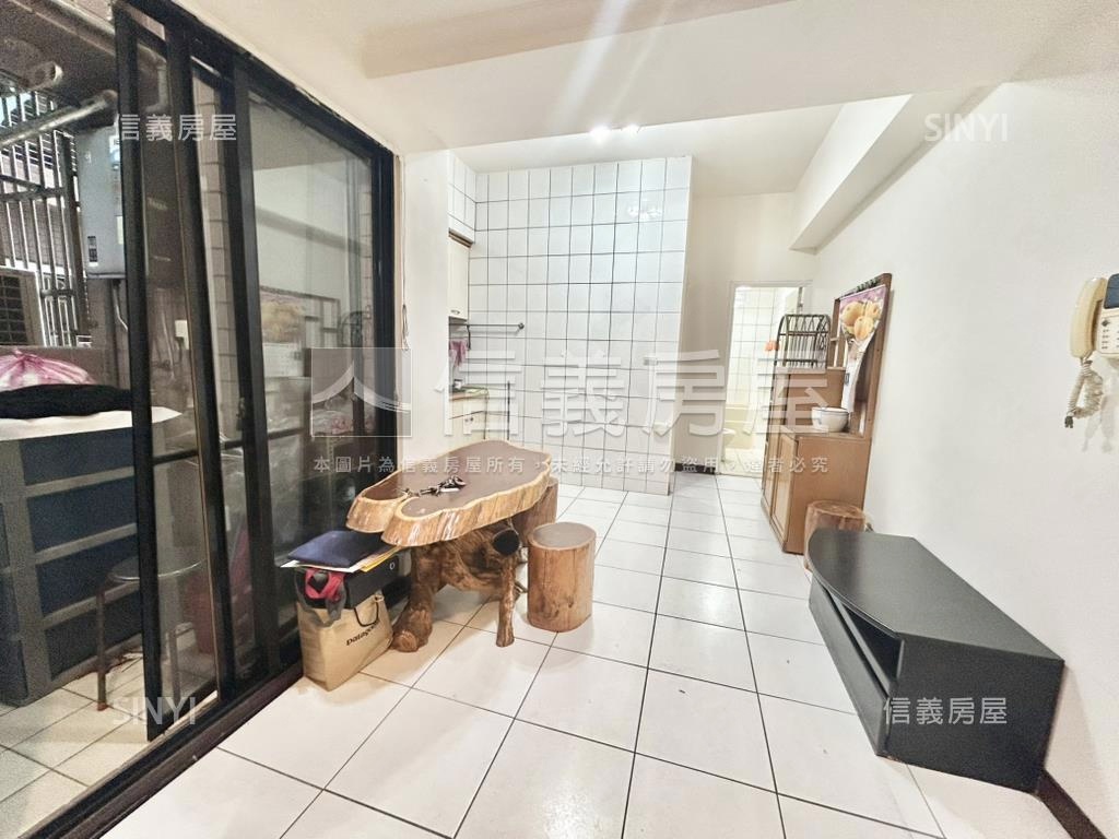 近捷運和盛盛世小資套房房屋室內格局與周邊環境