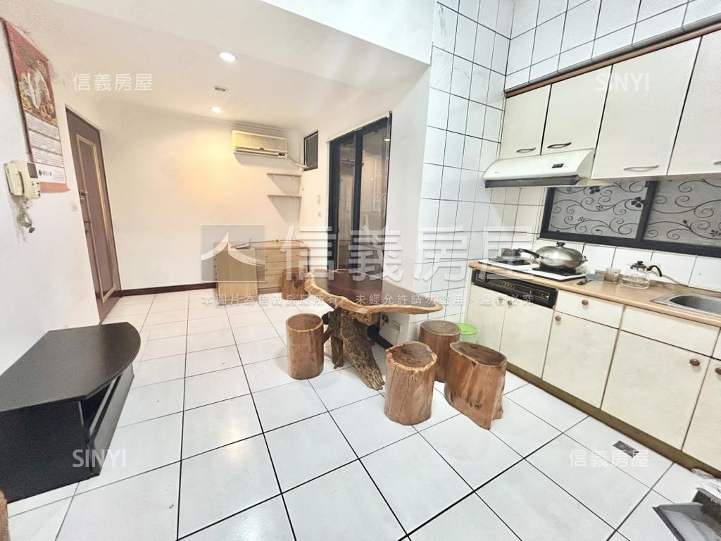 近捷運和盛盛世小資套房房屋室內格局與周邊環境