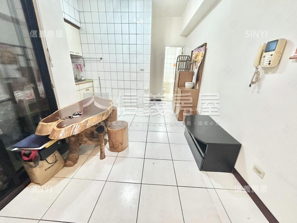 近捷運和盛盛世小資套房房屋室內格局與周邊環境