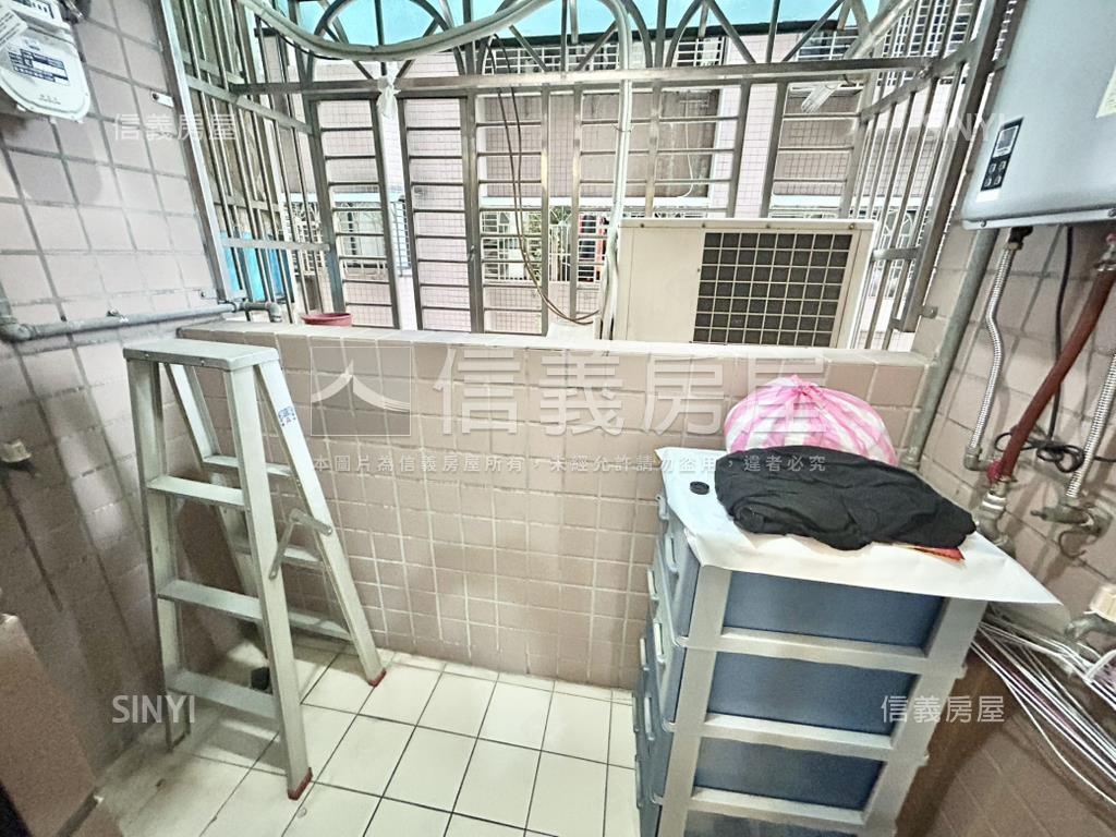 近捷運和盛盛世小資套房房屋室內格局與周邊環境