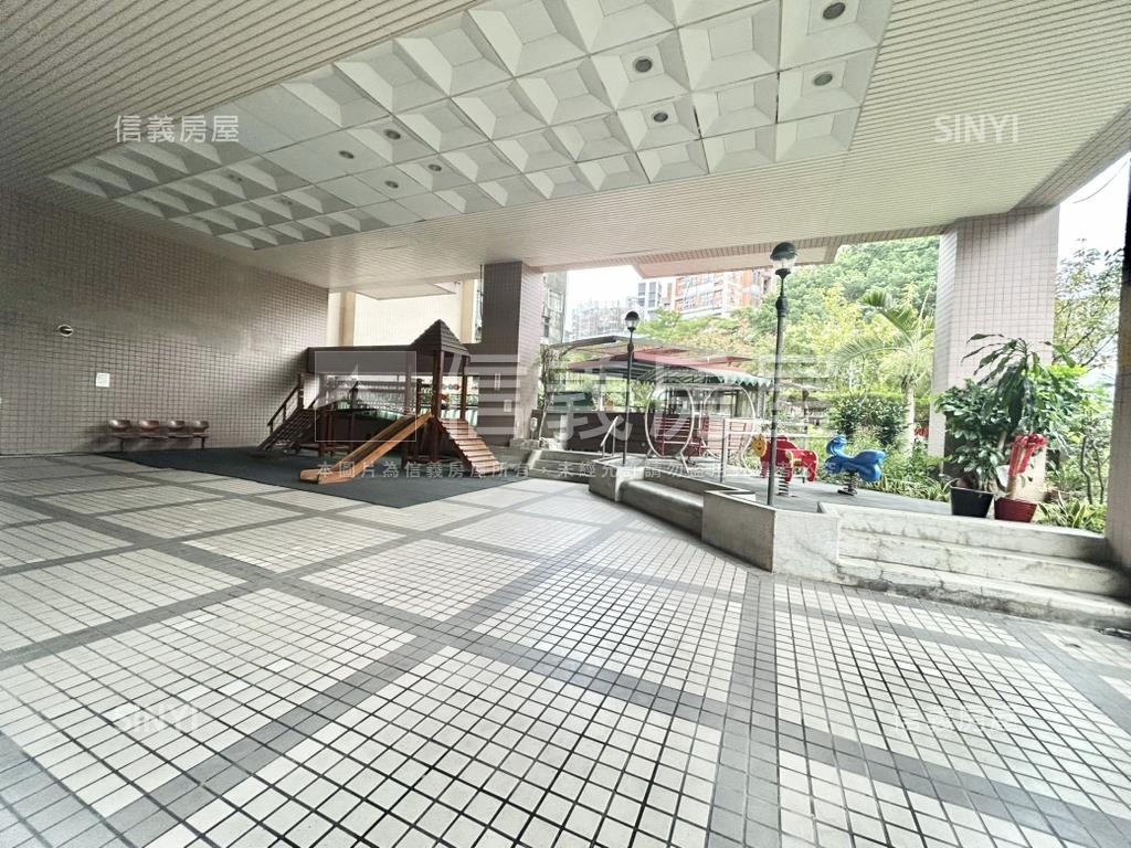 近捷運和盛盛世小資套房房屋室內格局與周邊環境