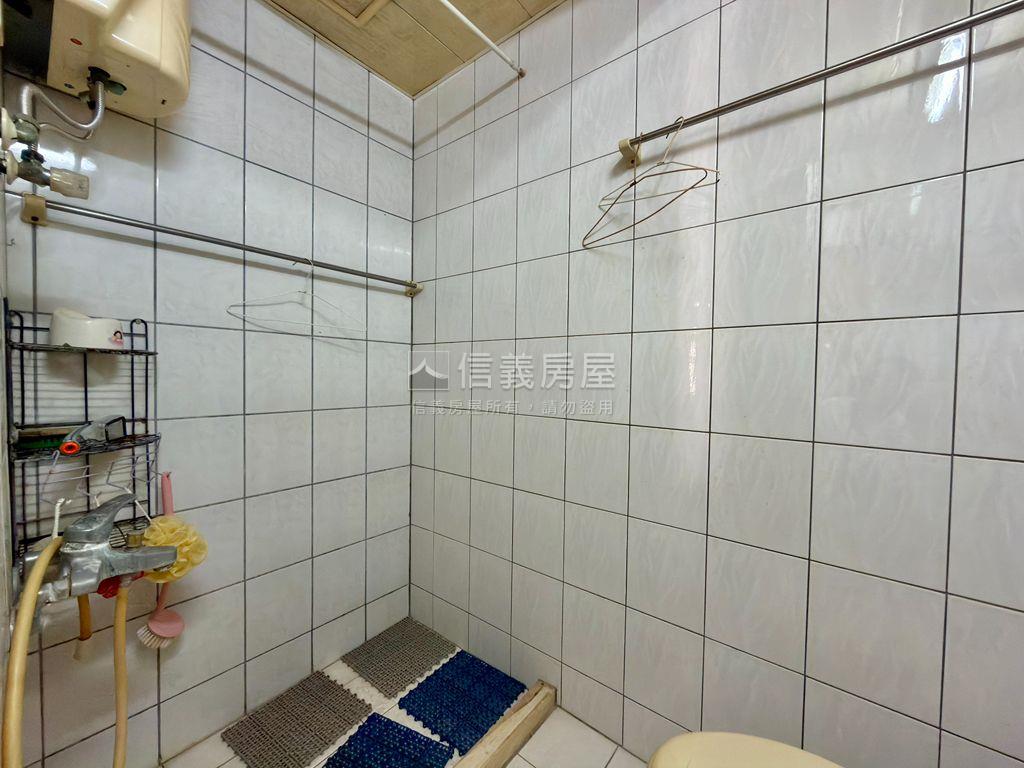 近巨蛋捷運高樓套房房屋室內格局與周邊環境