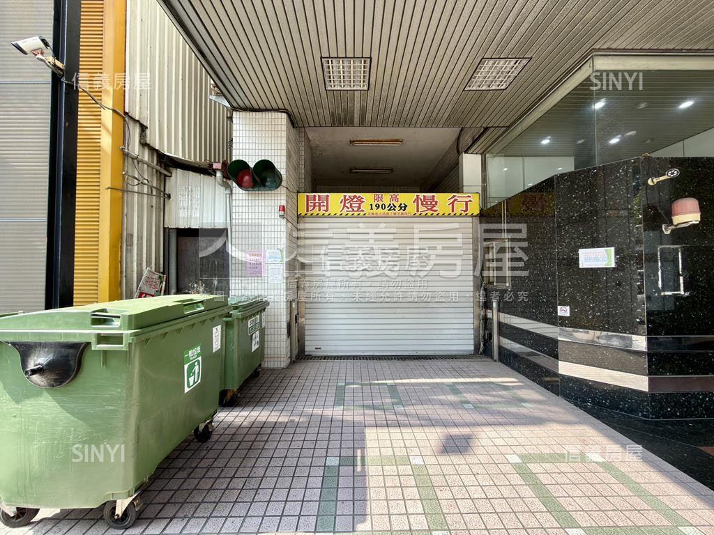 近巨蛋捷運高樓套房房屋室內格局與周邊環境