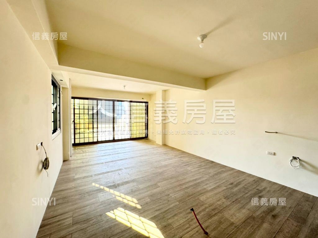 精誠商圈朝南車庫裝潢別墅房屋室內格局與周邊環境