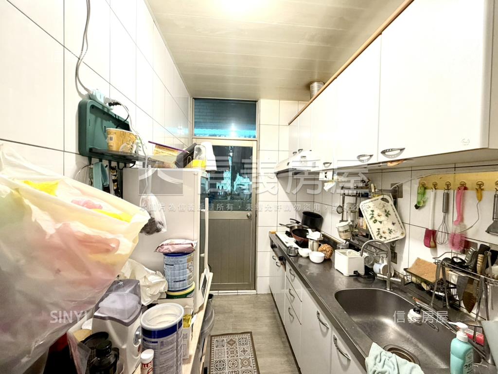 長榮世家大三房平面車位房屋室內格局與周邊環境