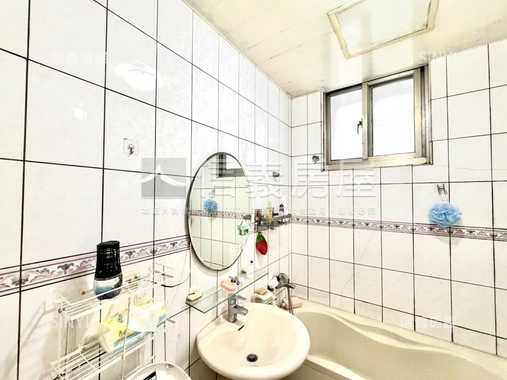 長榮世家大三房平面車位房屋室內格局與周邊環境