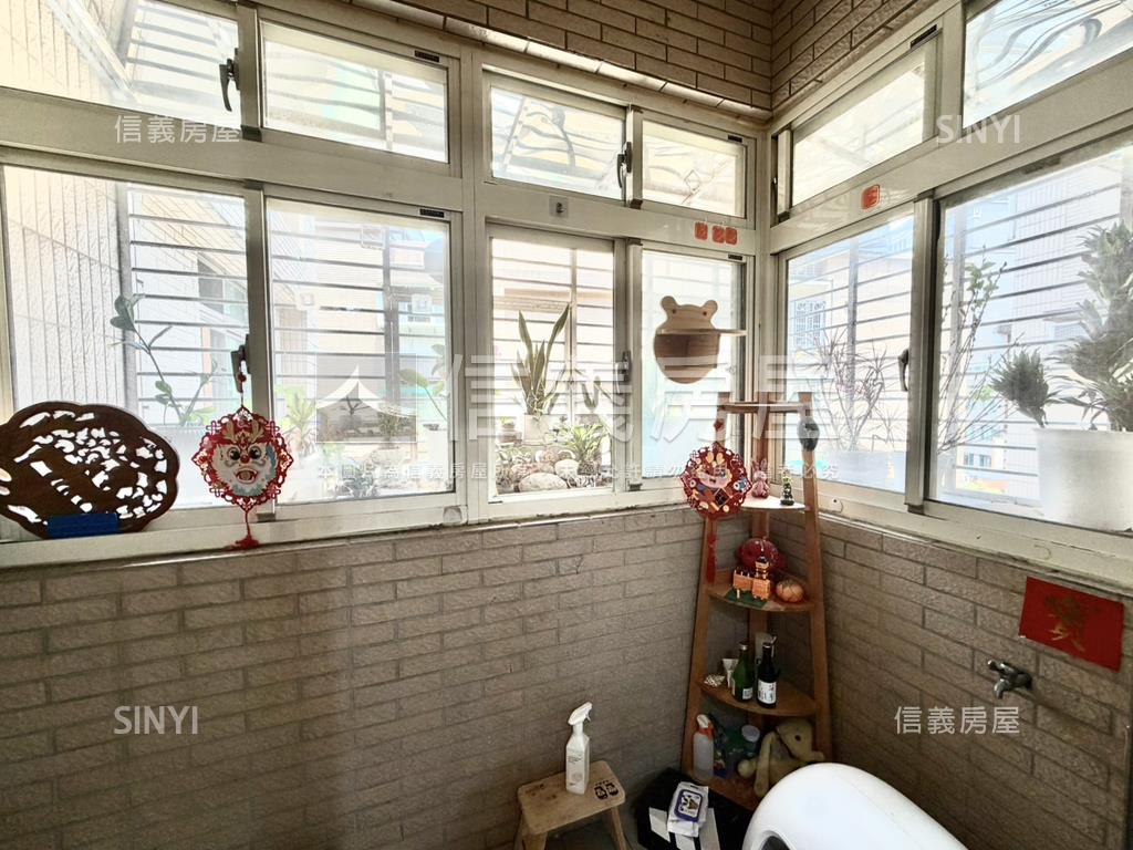 長榮世家大三房平面車位房屋室內格局與周邊環境