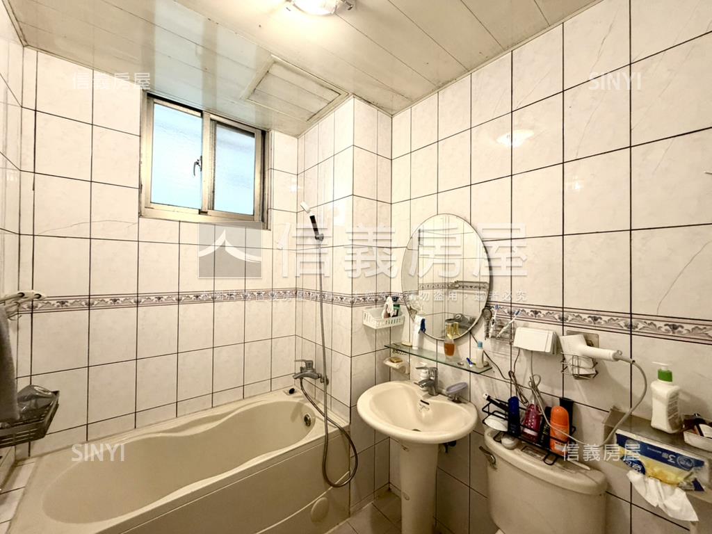 長榮世家大三房平面車位房屋室內格局與周邊環境