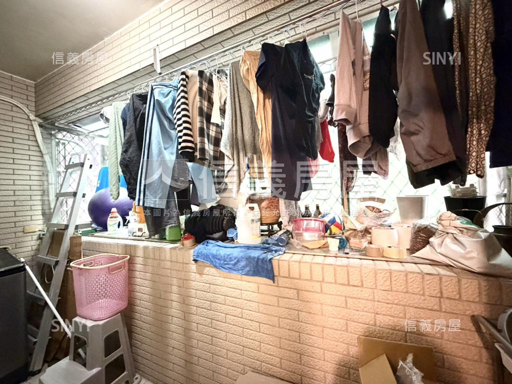 長榮世家大三房平面車位房屋室內格局與周邊環境