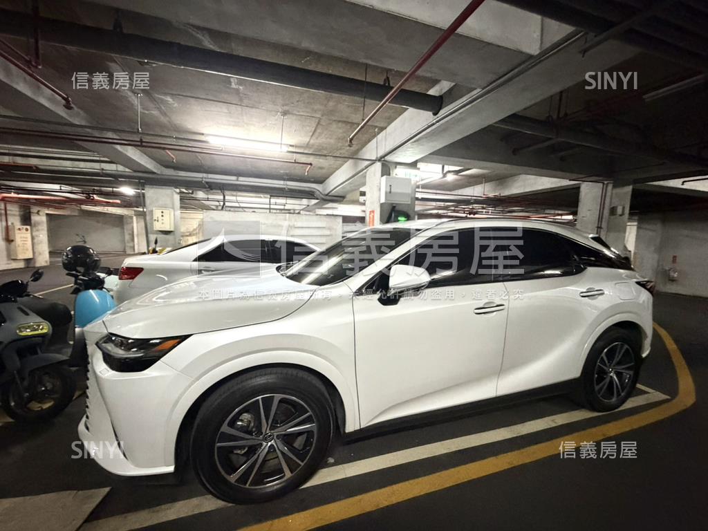 長榮世家大三房平面車位房屋室內格局與周邊環境