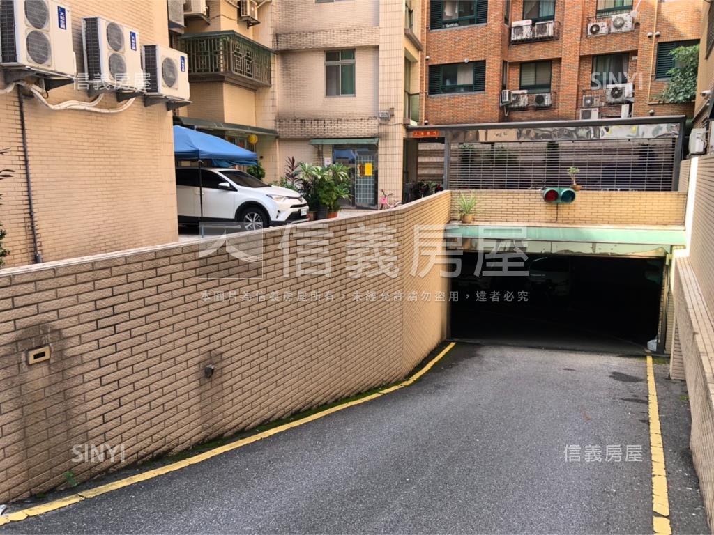 長榮世家大三房平面車位房屋室內格局與周邊環境