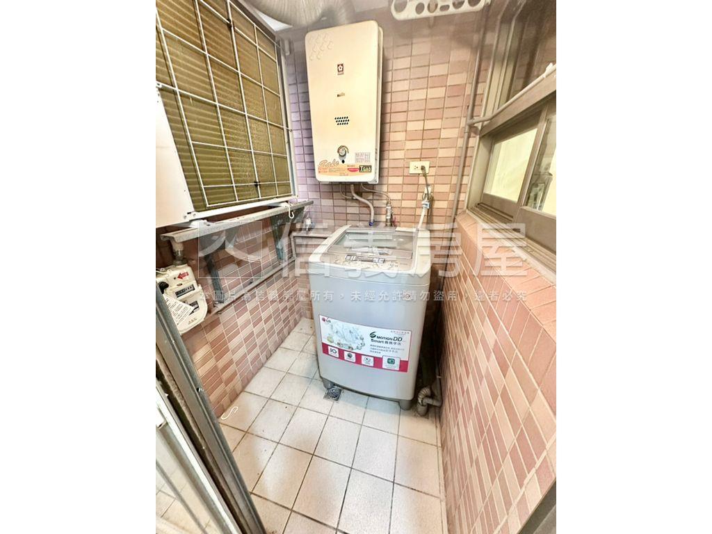 冠德挑高首購宅有車位房屋室內格局與周邊環境