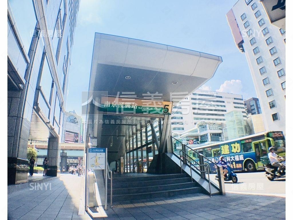 專任雙敦高樓邊間麗弗房屋室內格局與周邊環境