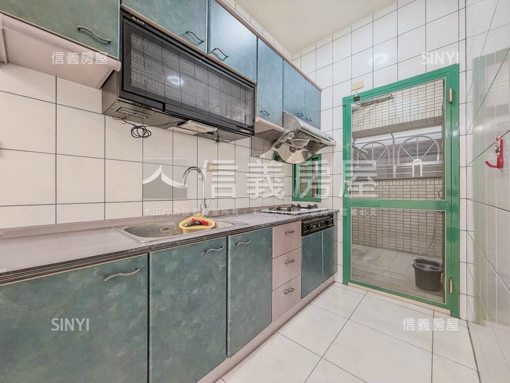 左營高鐵商圈成家三房房屋室內格局與周邊環境