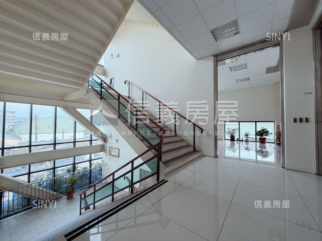 龍井食品大面寬千坪廠房房屋室內格局與周邊環境