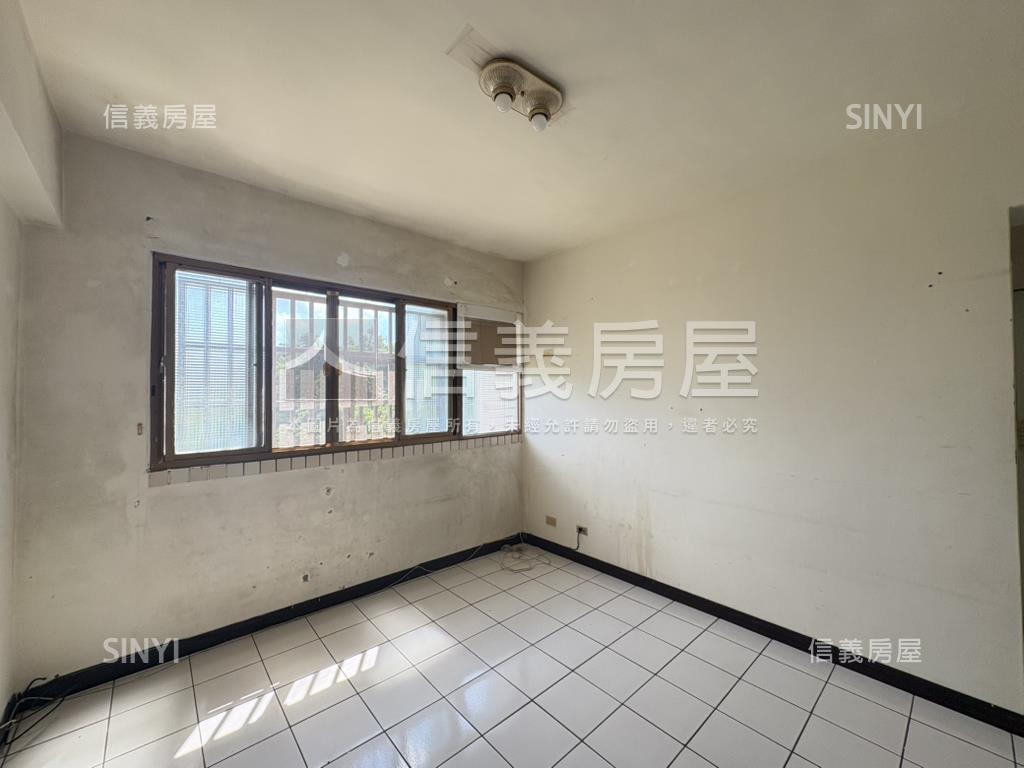 【城都花園廣場】電梯兩房房屋室內格局與周邊環境