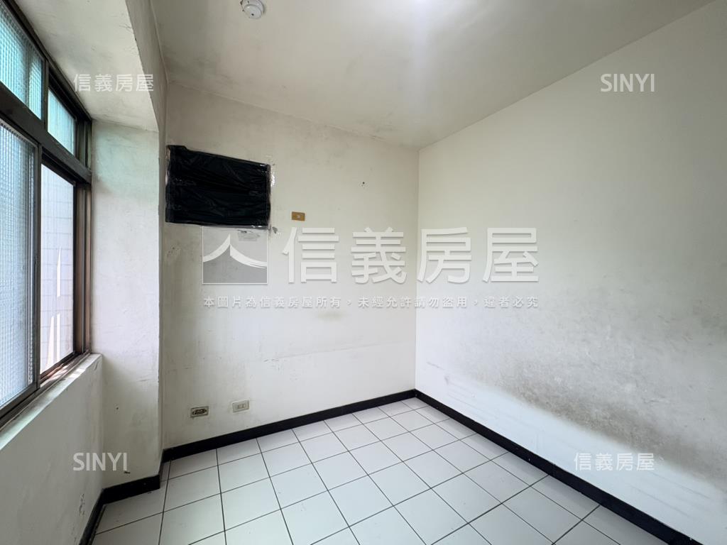 【城都花園廣場】電梯兩房房屋室內格局與周邊環境
