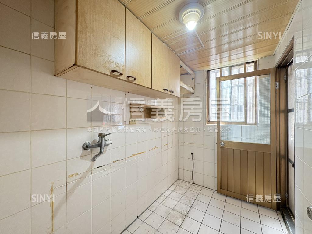 【城都花園廣場】電梯兩房房屋室內格局與周邊環境