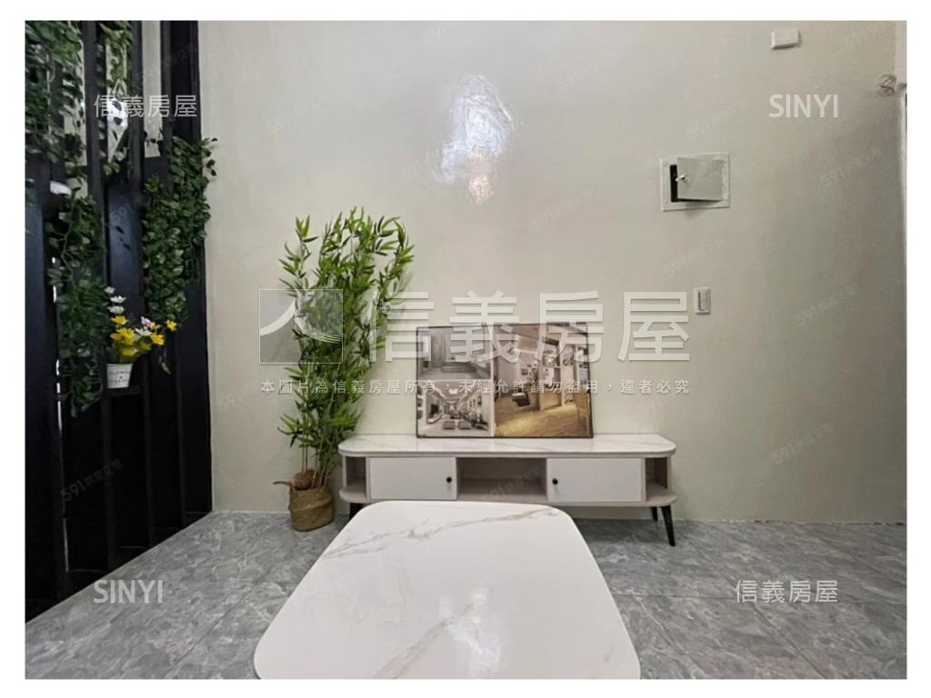 近台北橋挑高邊間一樓房屋室內格局與周邊環境
