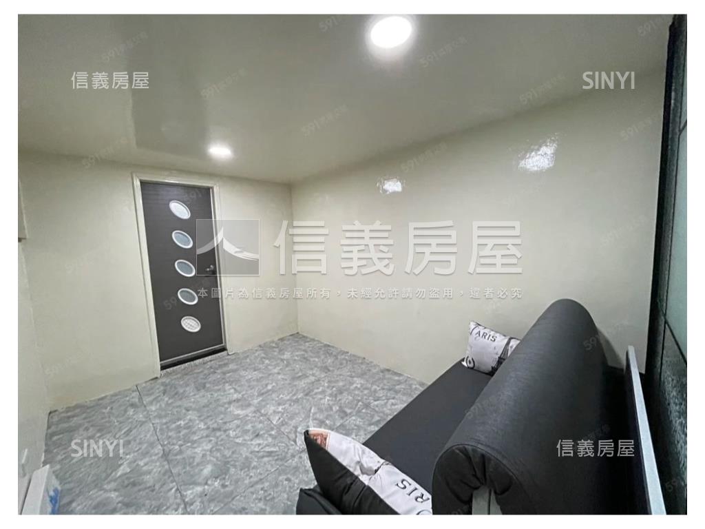 近台北橋挑高邊間一樓房屋室內格局與周邊環境