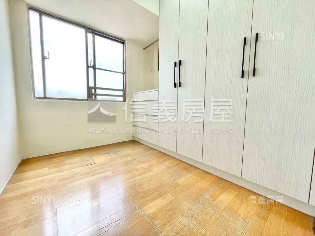 京國四房平車位房屋室內格局與周邊環境