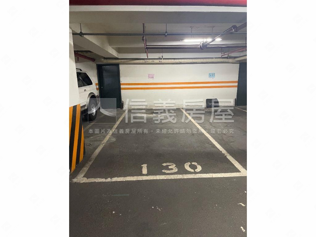 京國四房平車位房屋室內格局與周邊環境